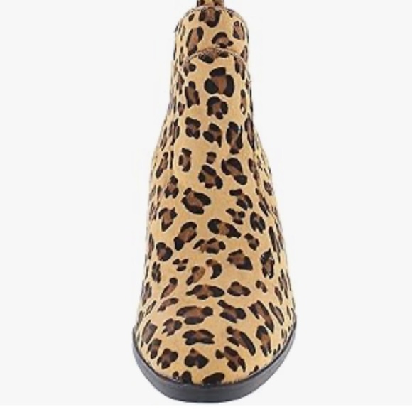 Mia Trinaa Leopard Print Booties - Picture 2 of 12